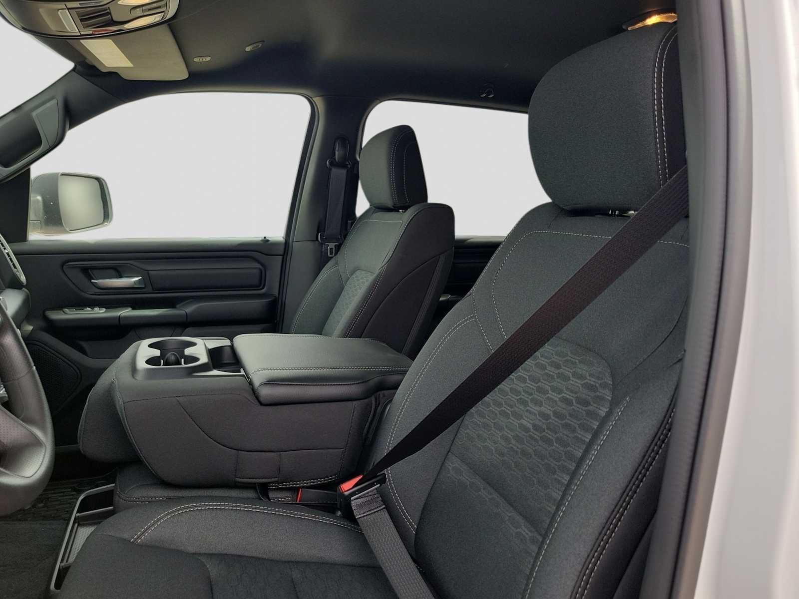 2026 RAM 1500 RAM 1500 WARLOCK CREW CAB 4X4 5'7' BOX
