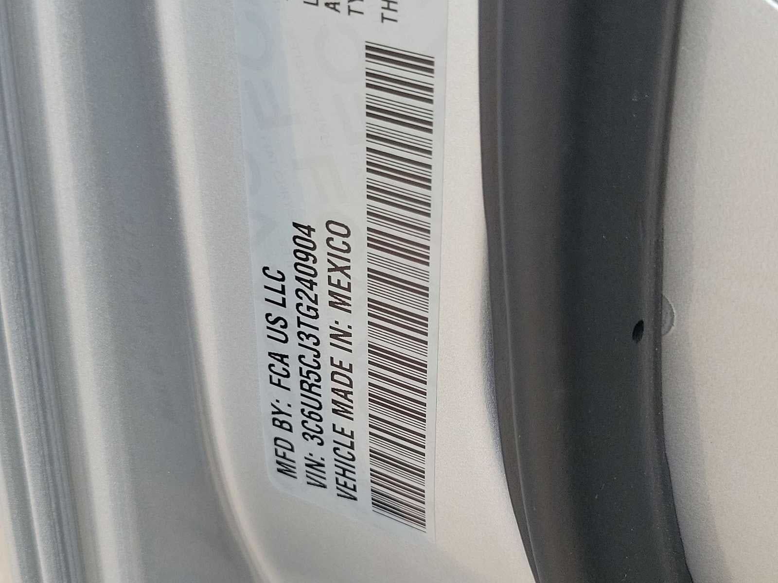 2026 RAM 2500 RAM 2500 TRADESMAN CREW CAB 4X4 6'4' BOX