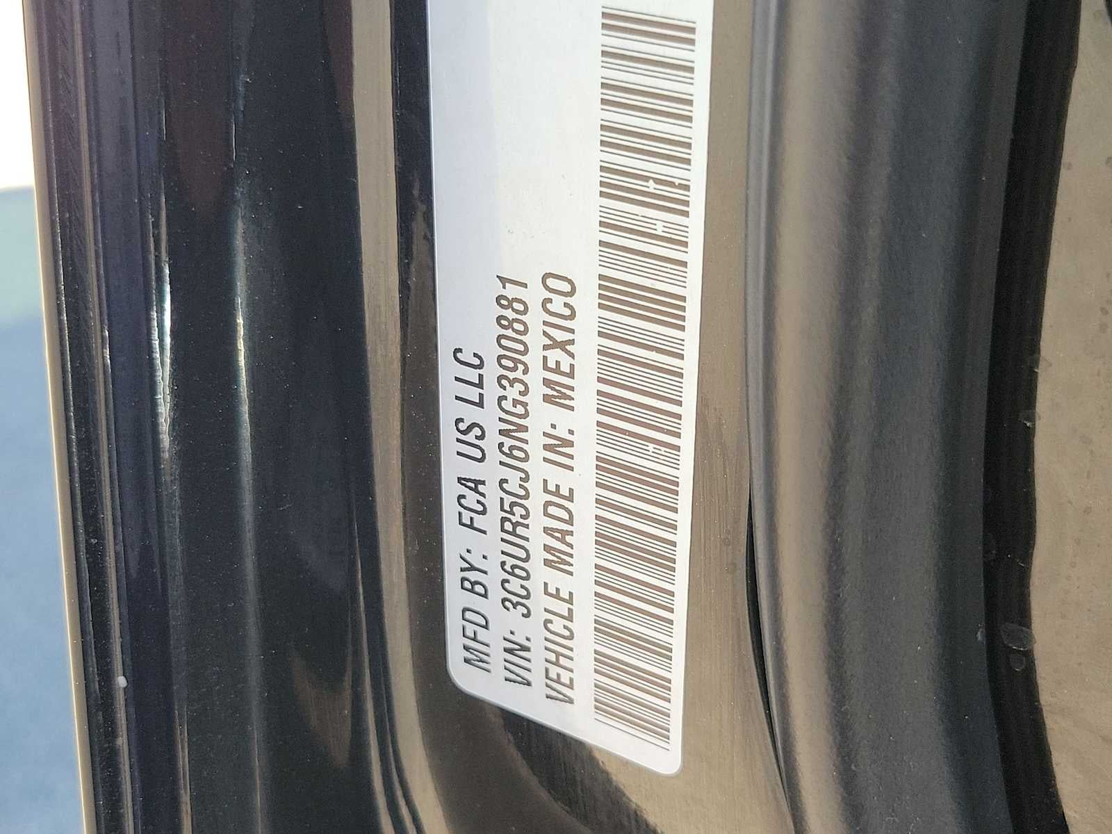 2022 RAM 2500 Tradesman Crew Cab 4x4 6'4' Box