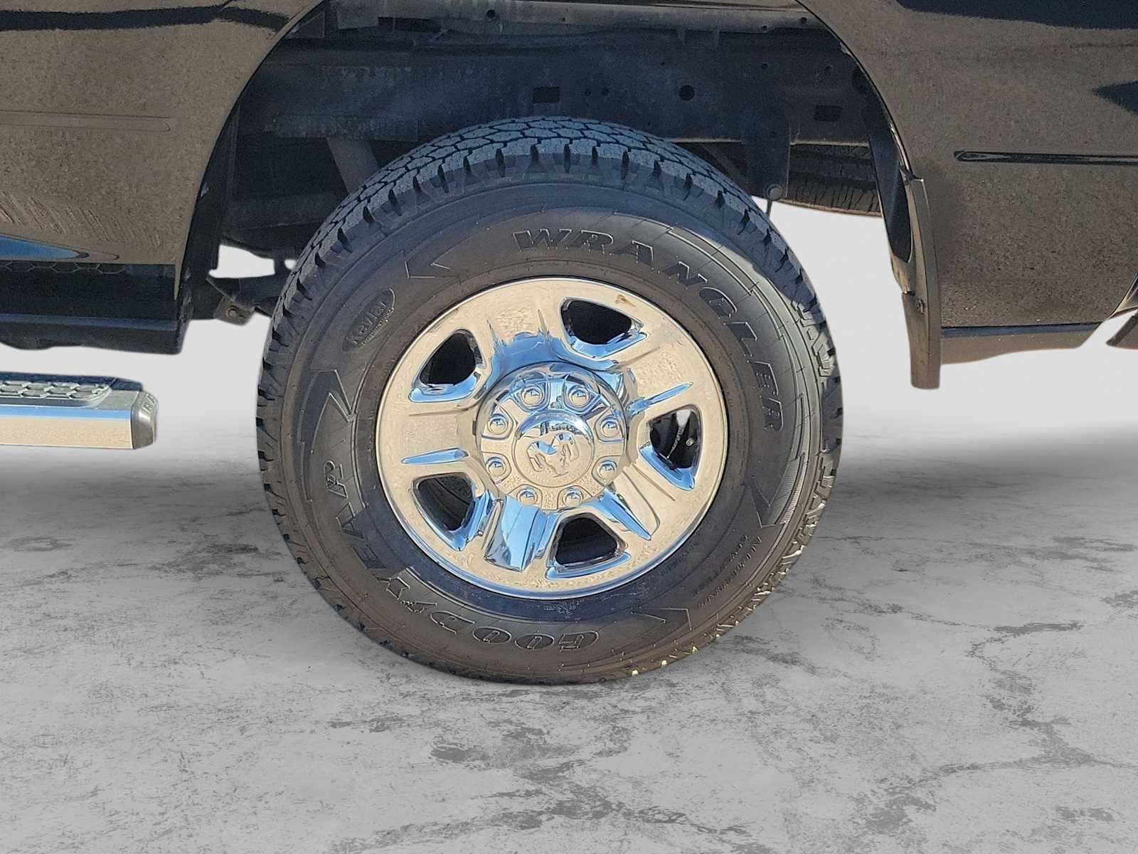 2022 RAM 2500 Tradesman Crew Cab 4x4 6'4' Box