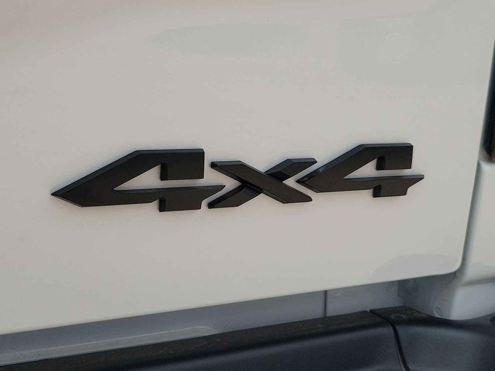 2026 RAM 2500 RAM 2500 BLACK EXPRESS CREW CAB 4X4 6'4' BOX