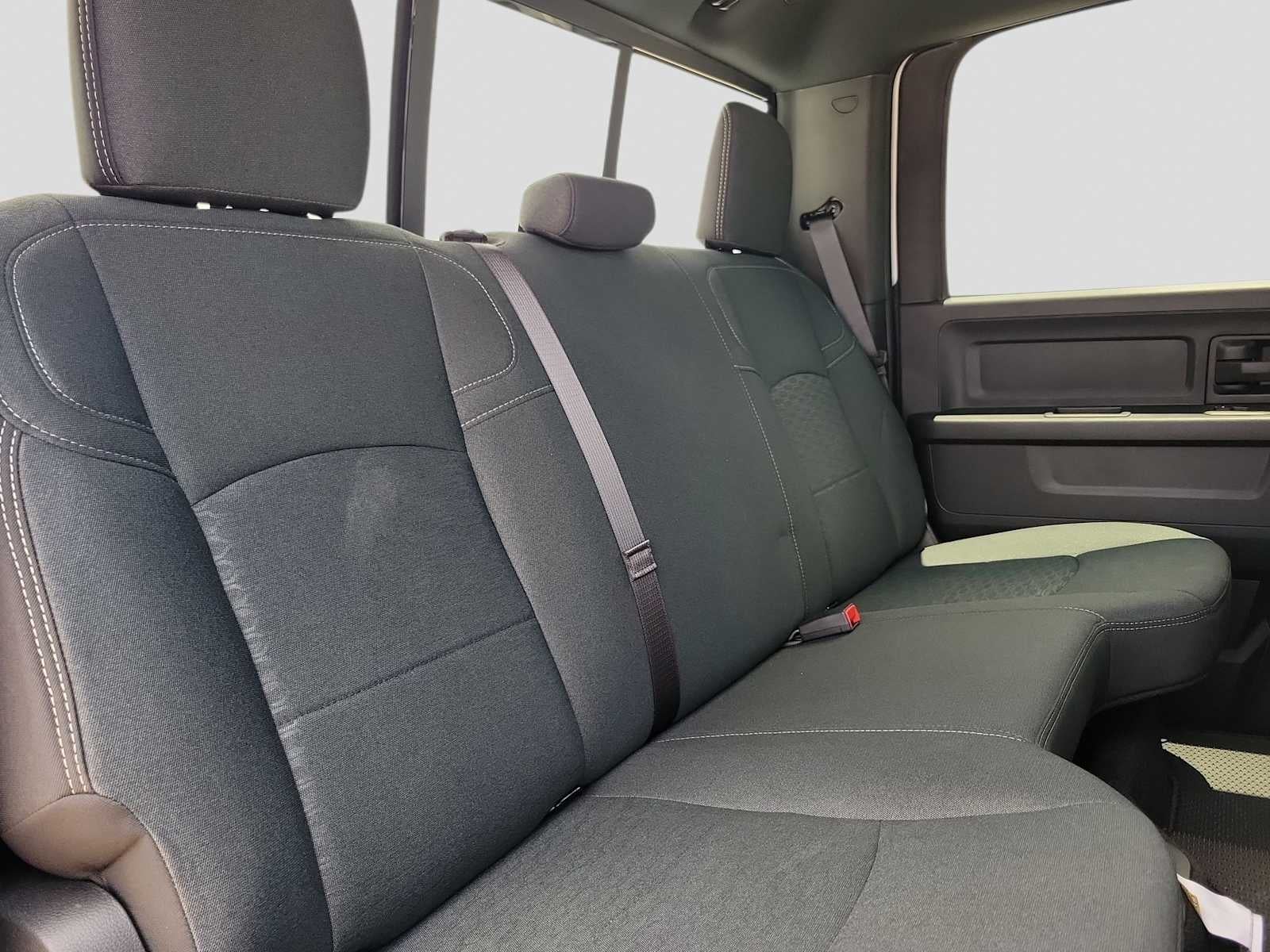 2026 RAM 2500 RAM 2500 BLACK EXPRESS CREW CAB 4X4 6'4' BOX