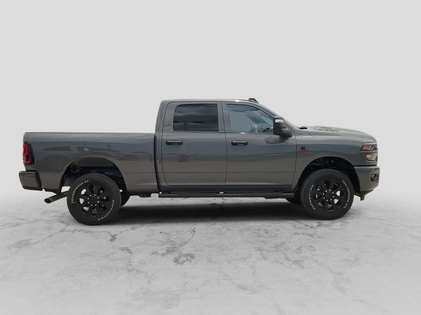 2026 RAM 2500 RAM 2500 BLACK EXPRESS CREW CAB 4X4 6'4' BOX