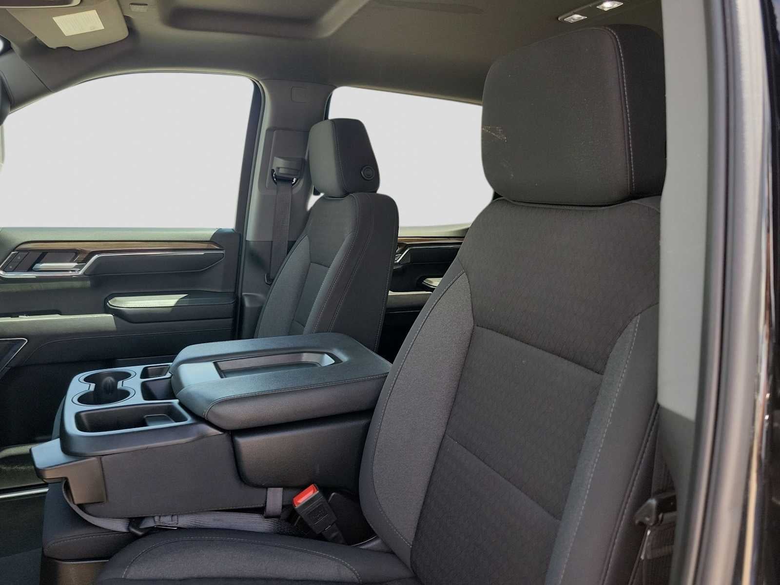 2025 Chevrolet Silverado 1500 2WD Crew Cab Short Bed LT