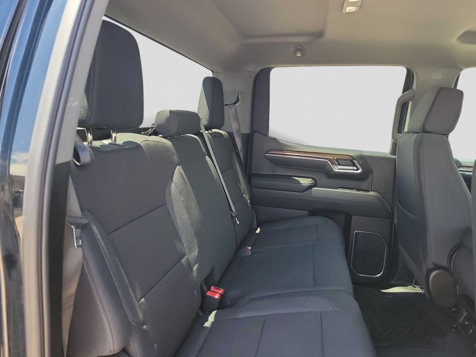 2025 Chevrolet Silverado 1500 2WD Crew Cab Short Bed LT