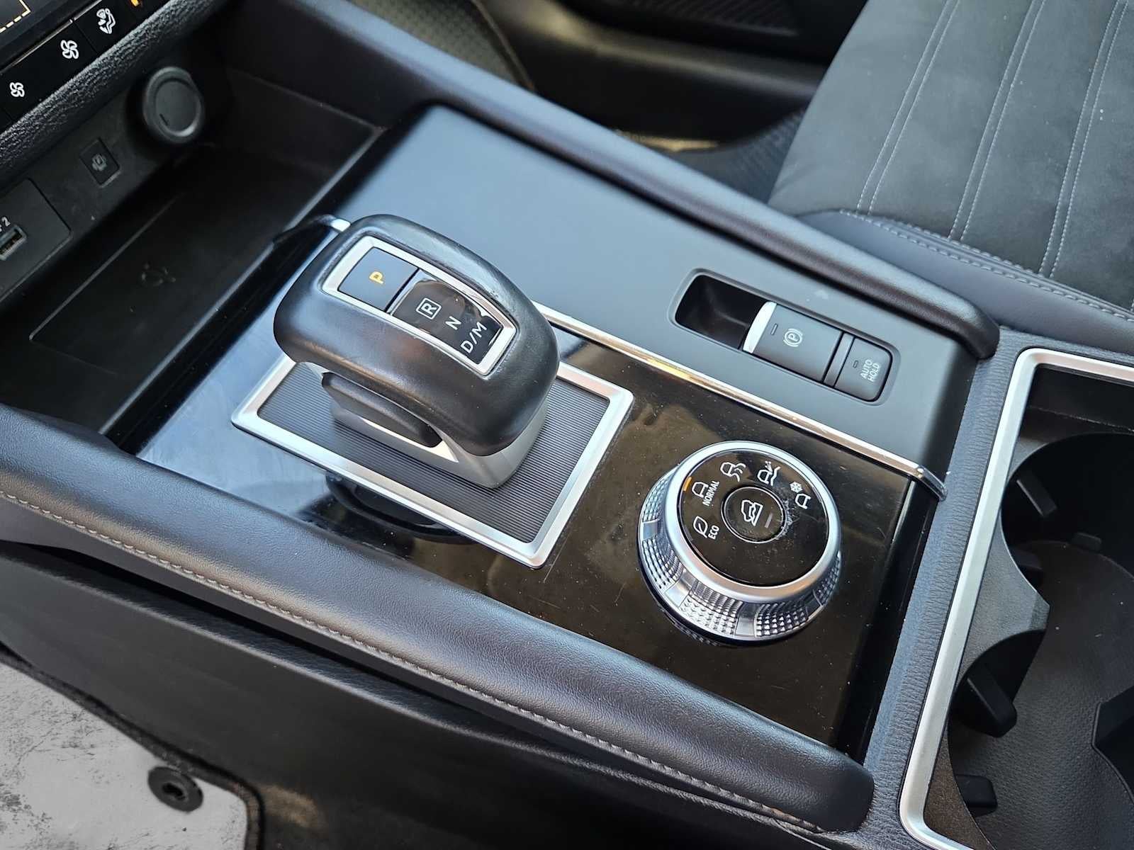 2024 Mitsubishi Outlander SE FWD