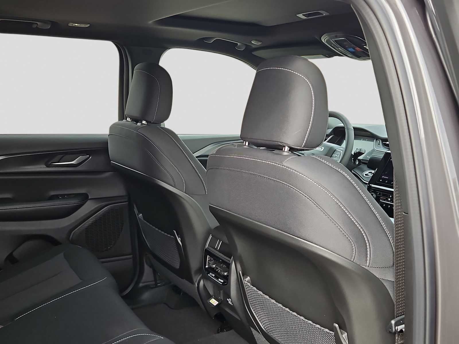 2026 Jeep Grand Cherokee GRAND CHEROKEE LAREDO X 4X2