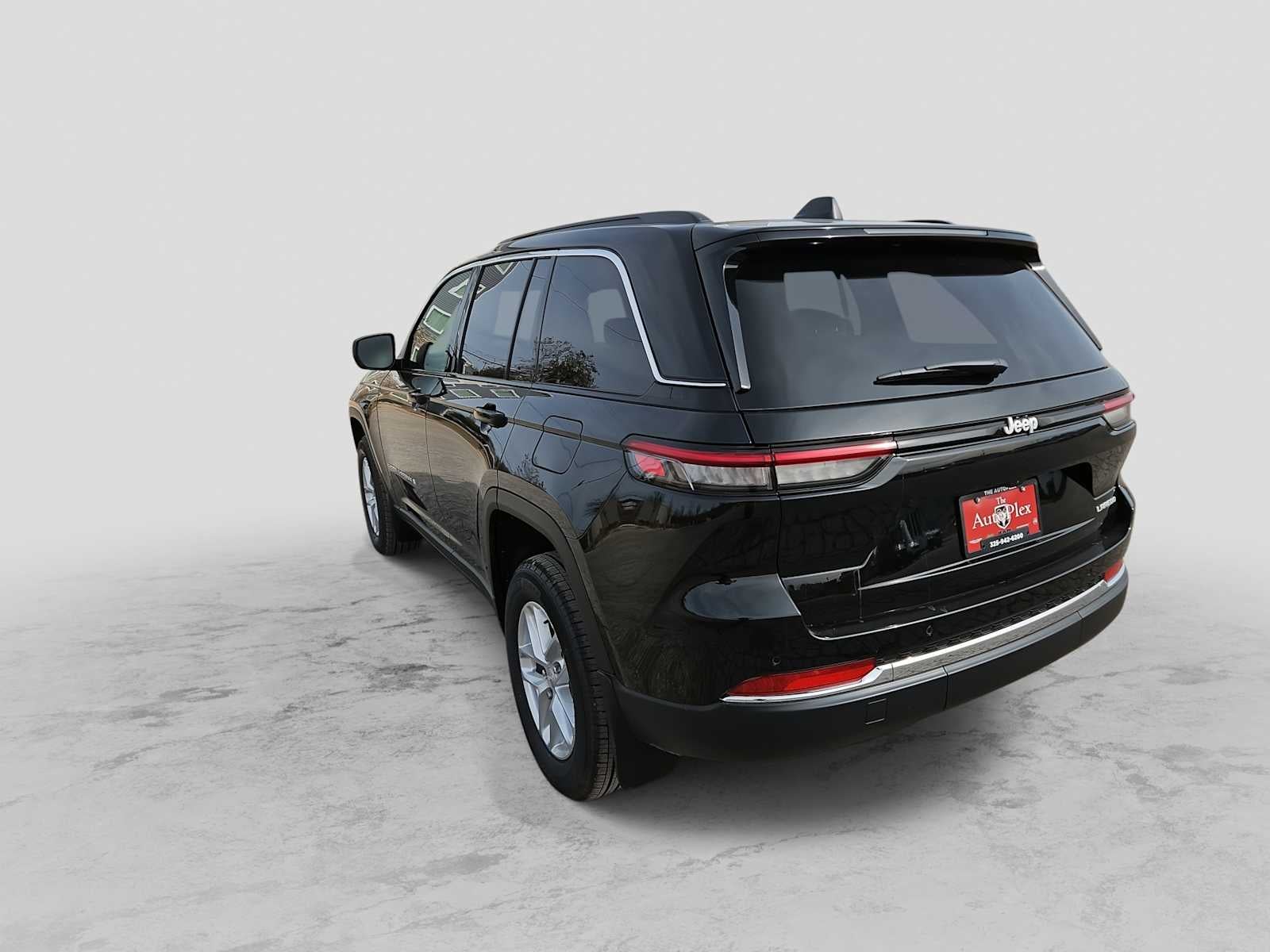 2026 Jeep Grand Cherokee GRAND CHEROKEE LAREDO X 4X2