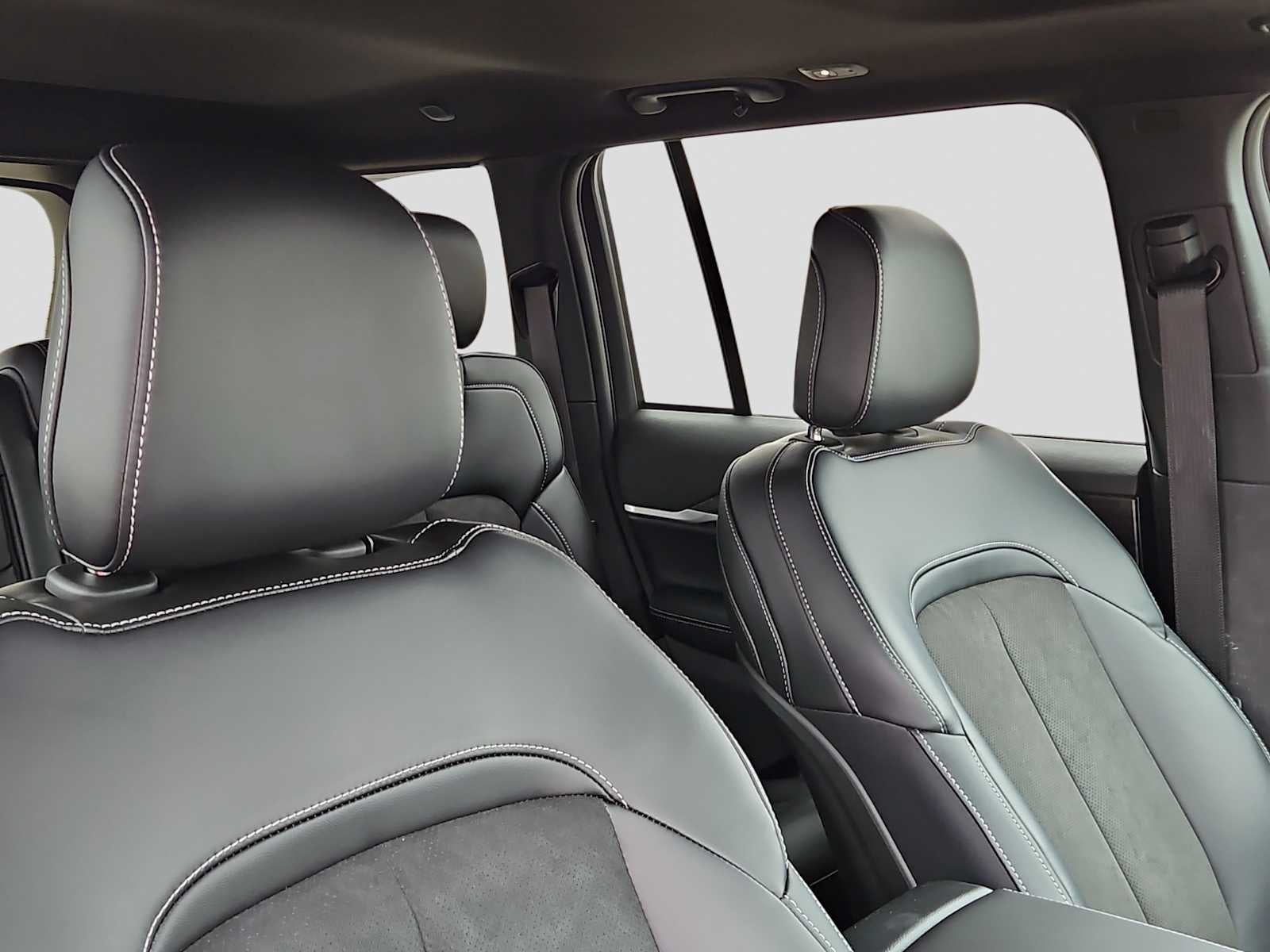 2026 Jeep Grand Cherokee GRAND CHEROKEE LAREDO ALTITUDE 4X2