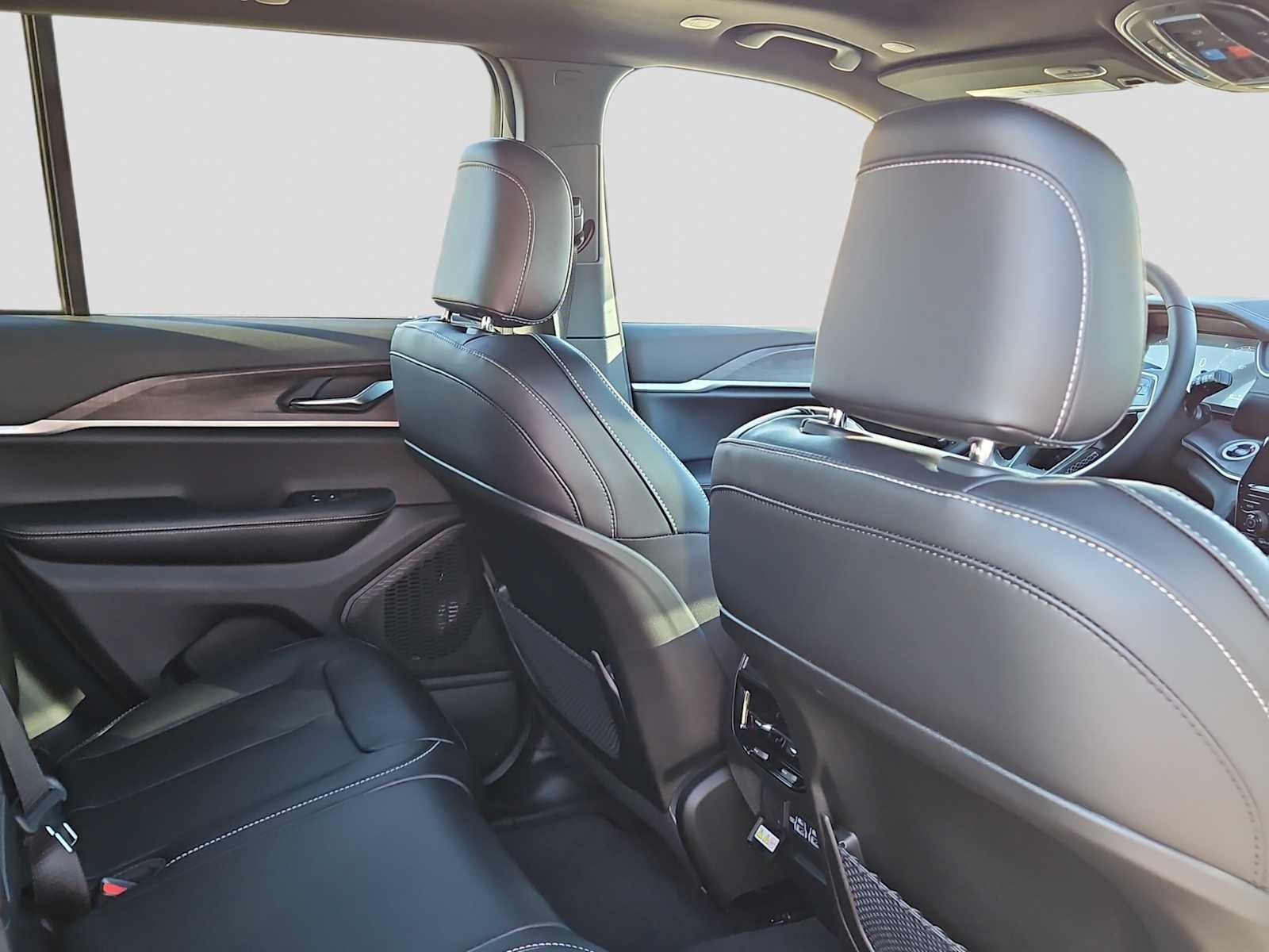 2025 Jeep Grand Cherokee GRAND CHEROKEE LIMITED 4X2