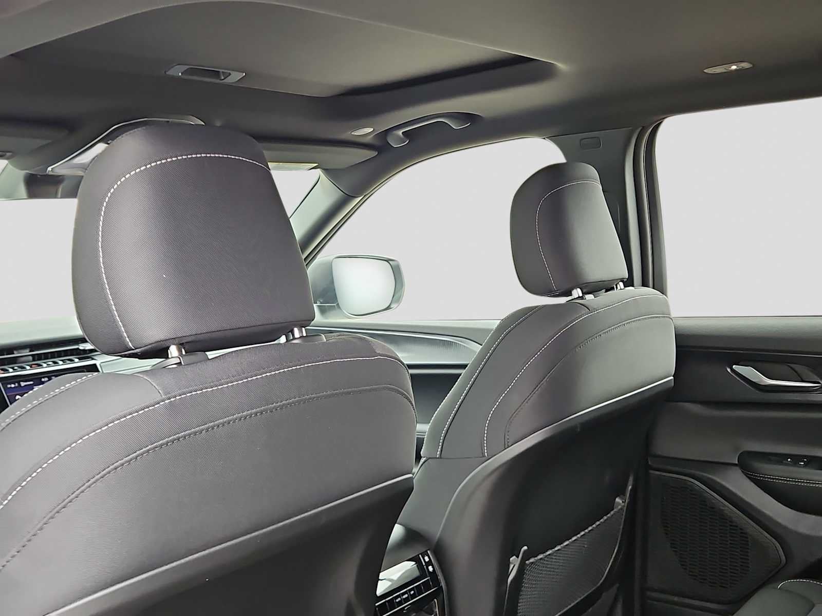 2026 Jeep Grand Cherokee GRAND CHEROKEE L LAREDO X 4X2