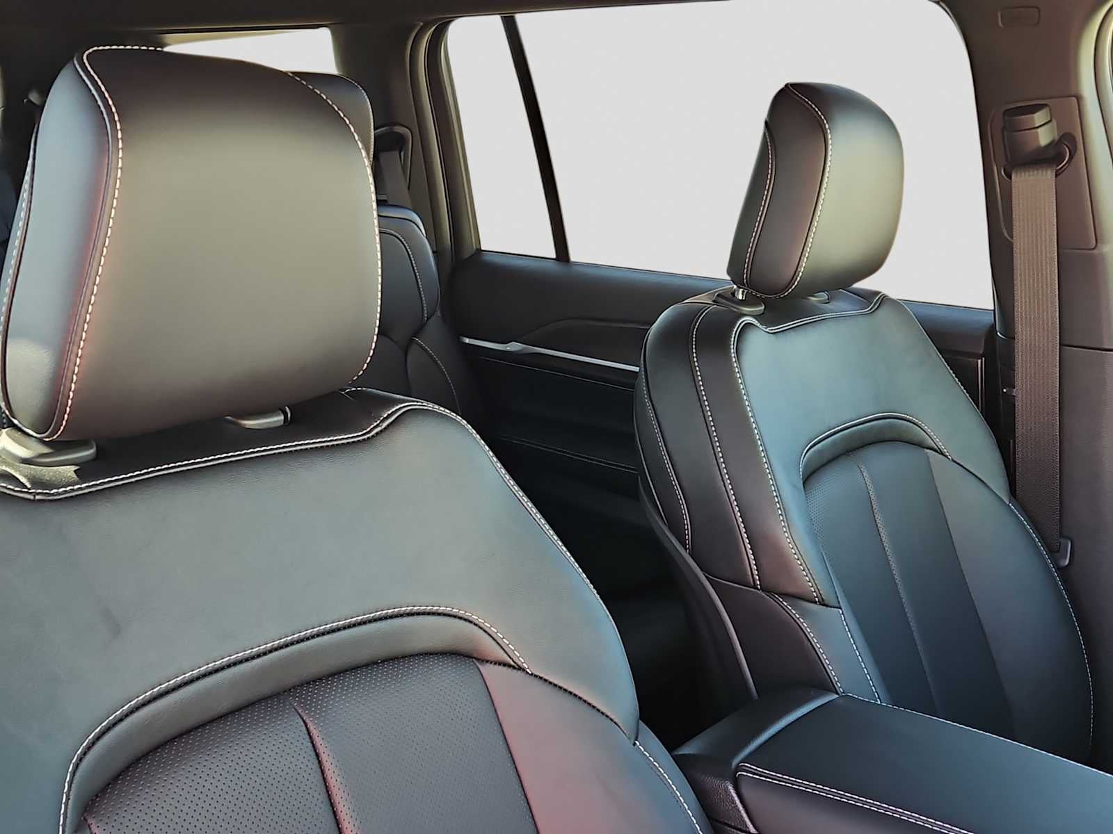 2026 Jeep Grand Cherokee GRAND CHEROKEE L LIMITED RESERVE 4X4