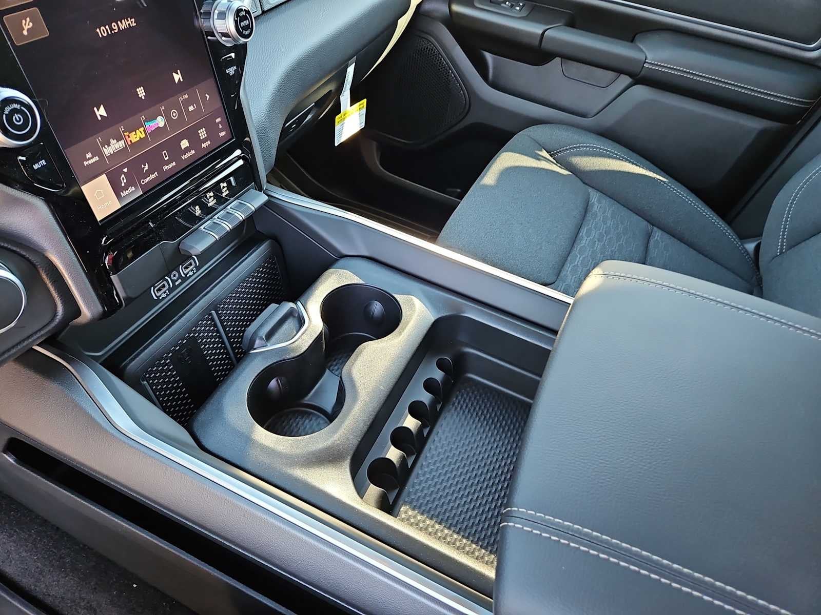 2026 RAM Ram 1500 RAM 1500 LONE STAR CREW CAB 4X2 5'7' BOX