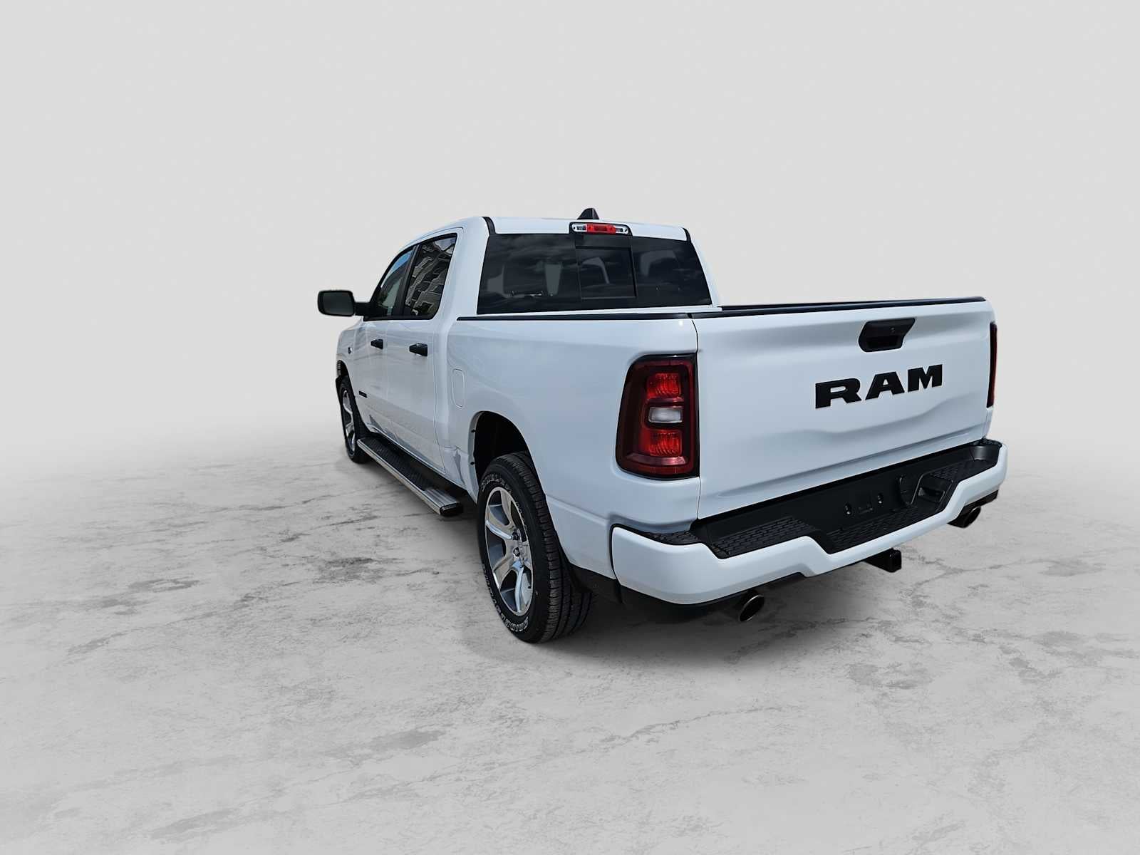 2026 RAM 1500 RAM 1500 EXPRESS CREW CAB 4X2 5'7' BOX
