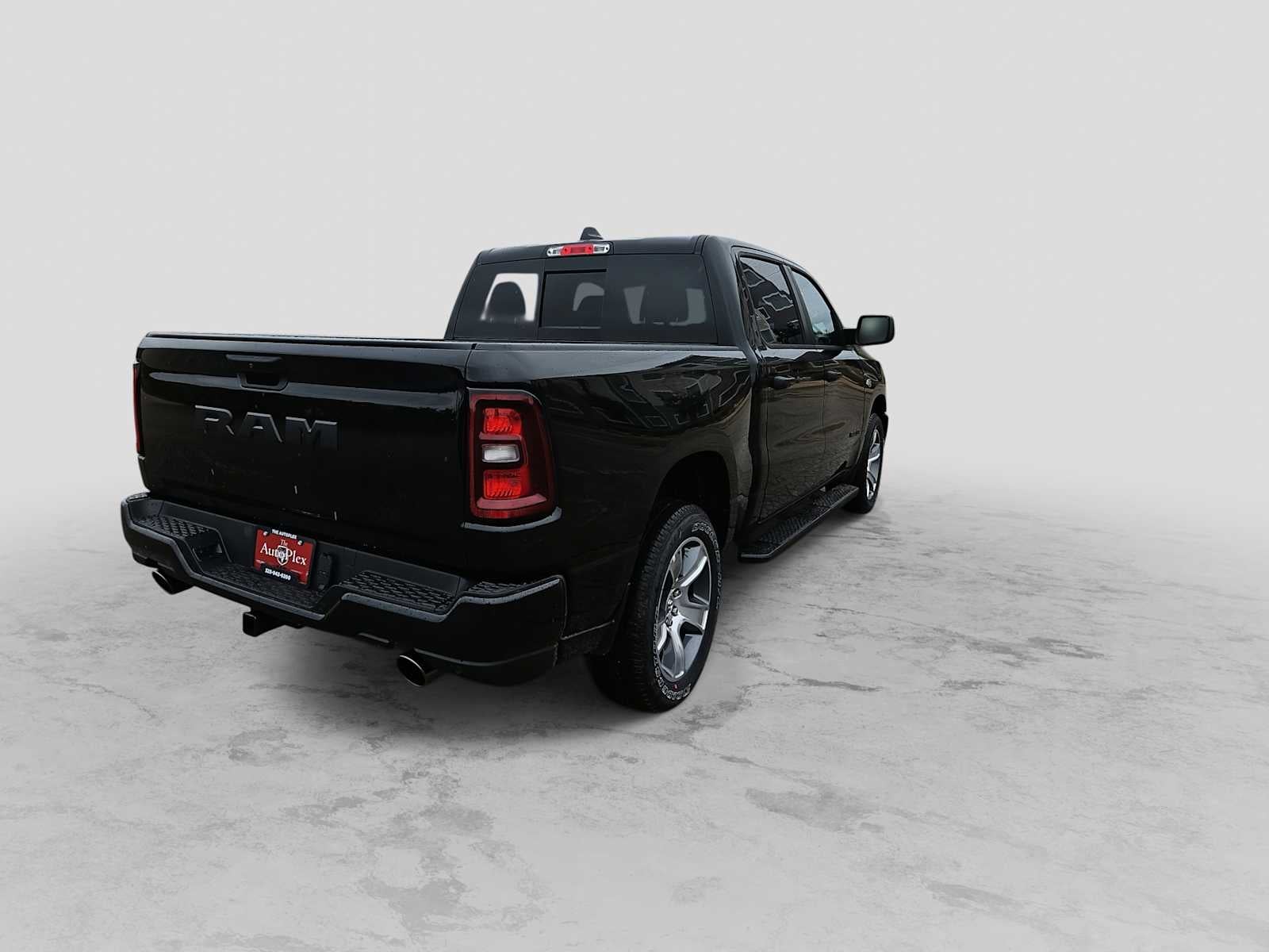 2026 RAM Ram 1500 RAM 1500 EXPRESS CREW CAB 4X2 5'7' BOX