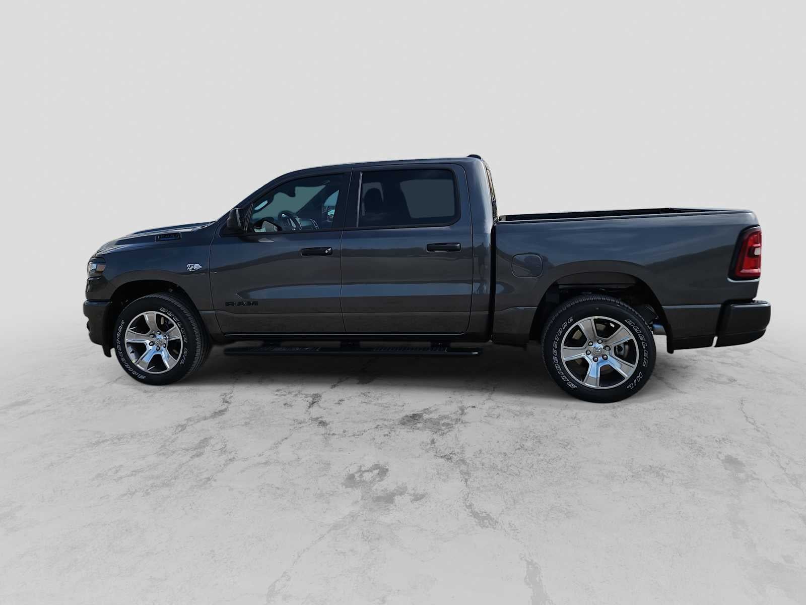 2026 RAM Ram 1500 RAM 1500 EXPRESS CREW CAB 4X2 5'7' BOX