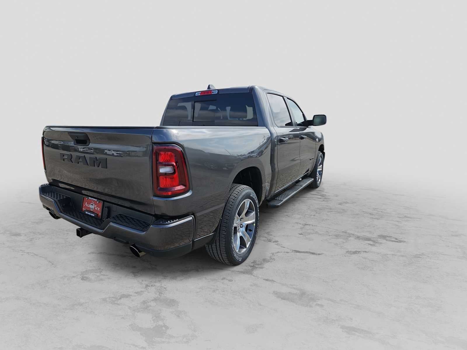 2026 RAM Ram 1500 RAM 1500 EXPRESS CREW CAB 4X2 5'7' BOX