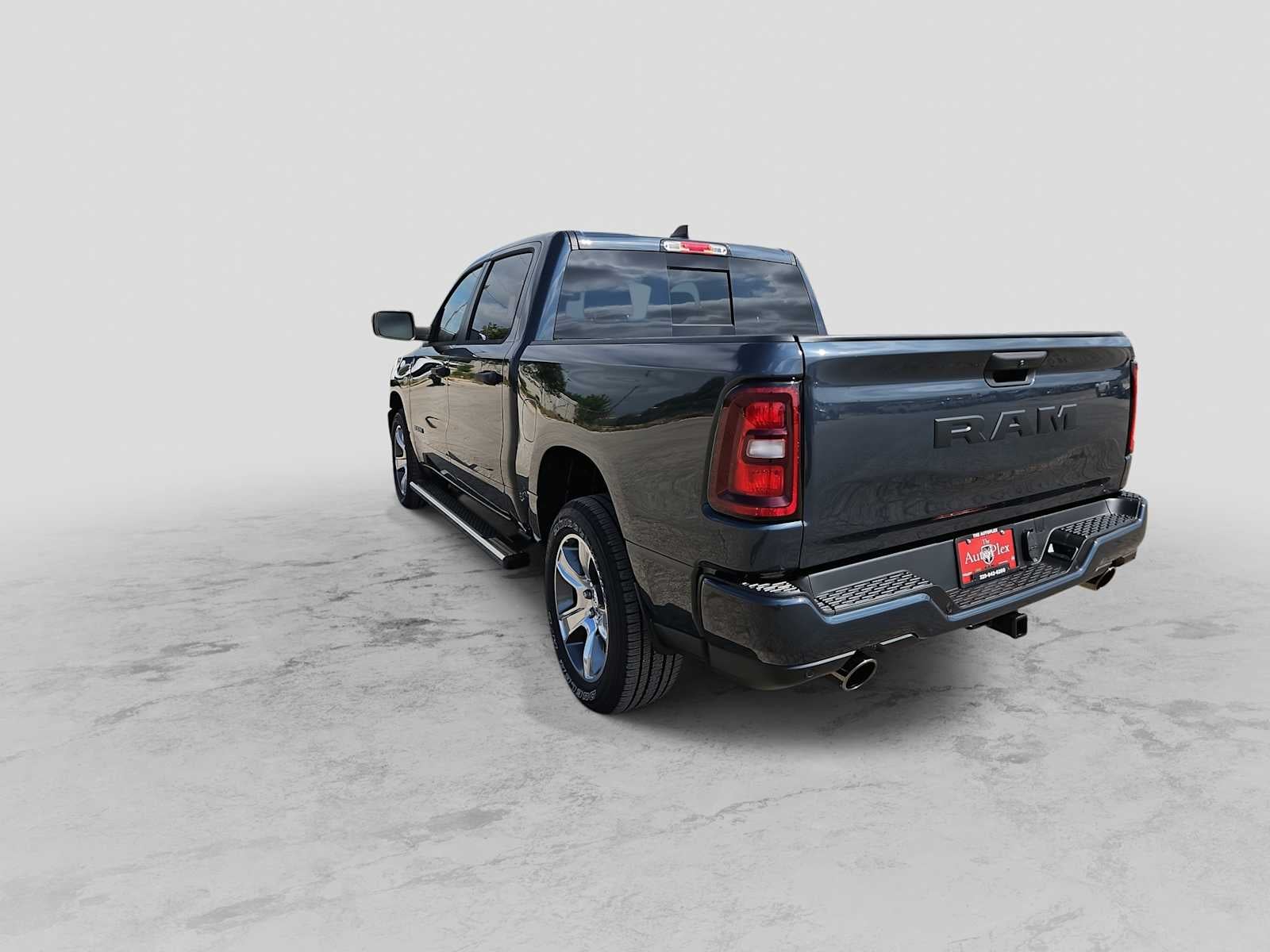 2026 RAM Ram 1500 RAM 1500 EXPRESS CREW CAB 4X2 5'7' BOX