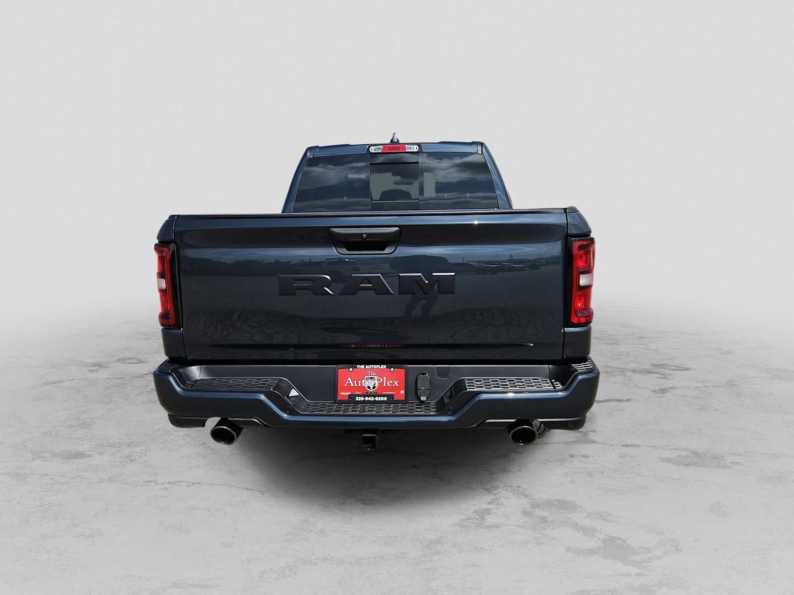 2026 RAM Ram 1500 RAM 1500 EXPRESS CREW CAB 4X2 5'7' BOX