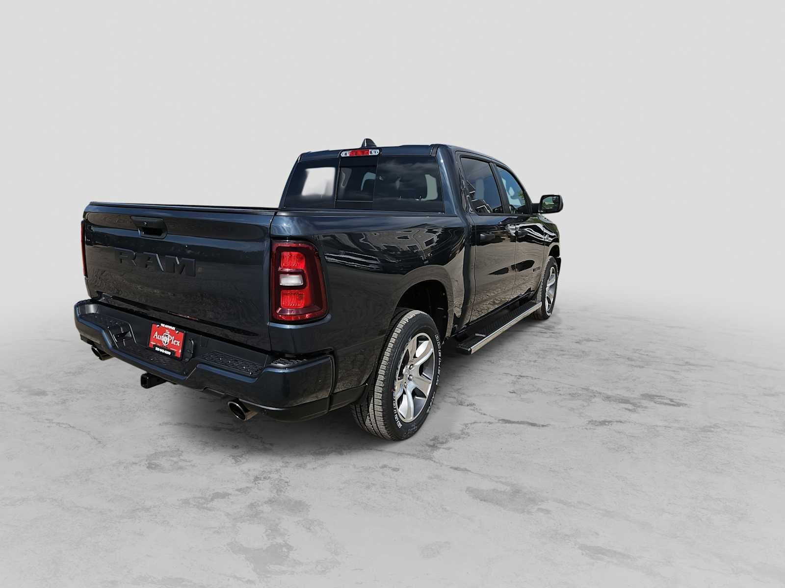 2026 RAM Ram 1500 RAM 1500 EXPRESS CREW CAB 4X2 5'7' BOX