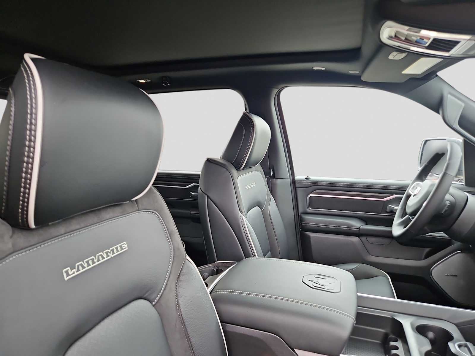 2026 RAM Ram 1500 RAM 1500 LARAMIE CREW CAB 4X2 5'7' BOX