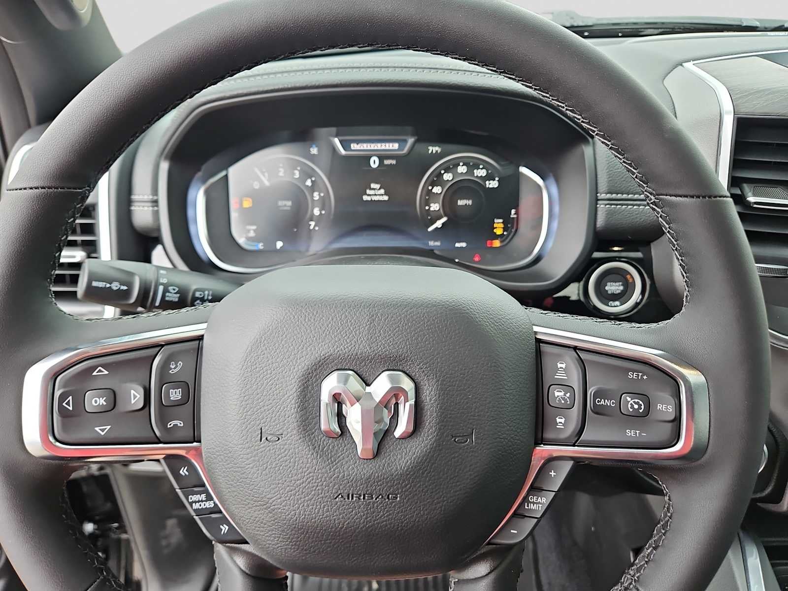 2026 RAM Ram 1500 RAM 1500 LARAMIE CREW CAB 4X2 5'7' BOX