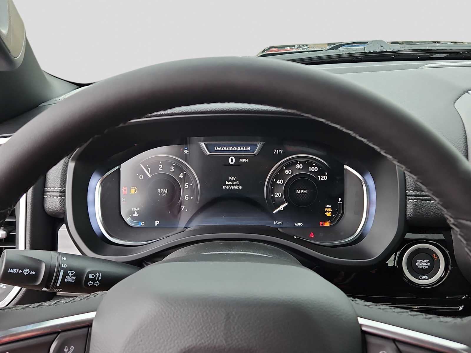 2026 RAM Ram 1500 RAM 1500 LARAMIE CREW CAB 4X2 5'7' BOX