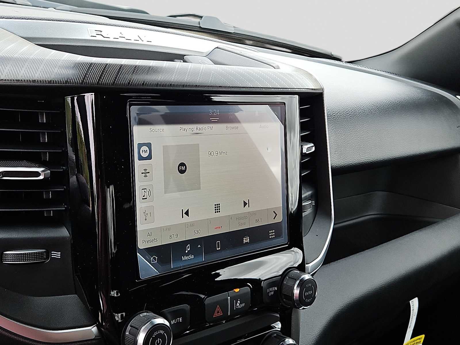 2026 RAM Ram 1500 RAM 1500 EXPRESS CREW CAB 4X4 5'7' BOX