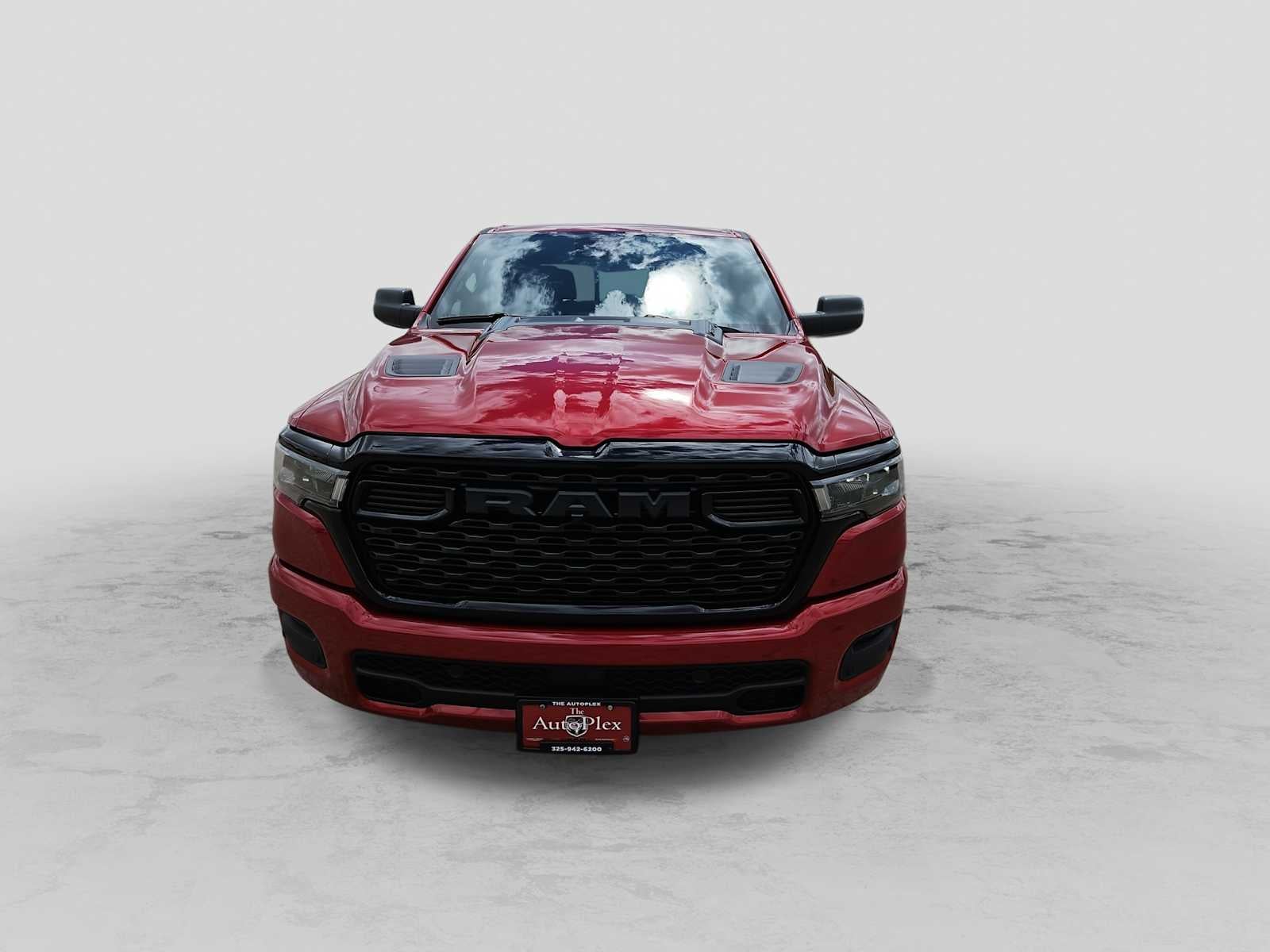 2026 RAM Ram 1500 RAM 1500 EXPRESS CREW CAB 4X4 5'7' BOX