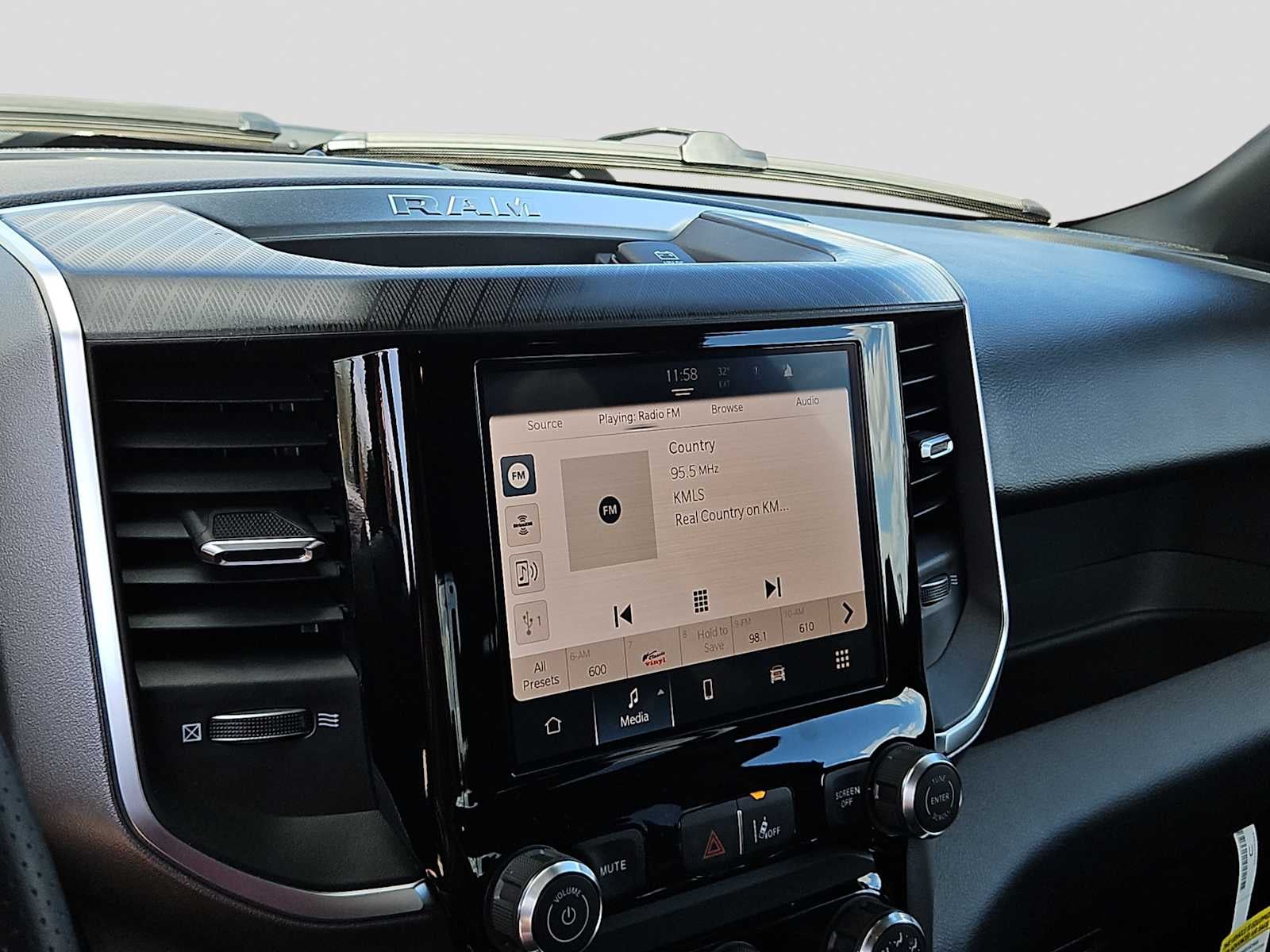 2026 RAM Ram 1500 RAM 1500 EXPRESS CREW CAB 4X4 5'7' BOX