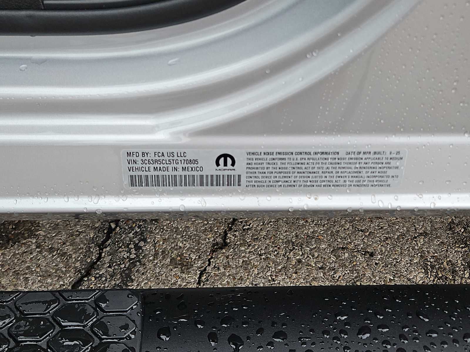 2026 RAM Ram 2500 RAM 2500 BLACK EXPRESS CREW CAB 4X4 6'4' BOX