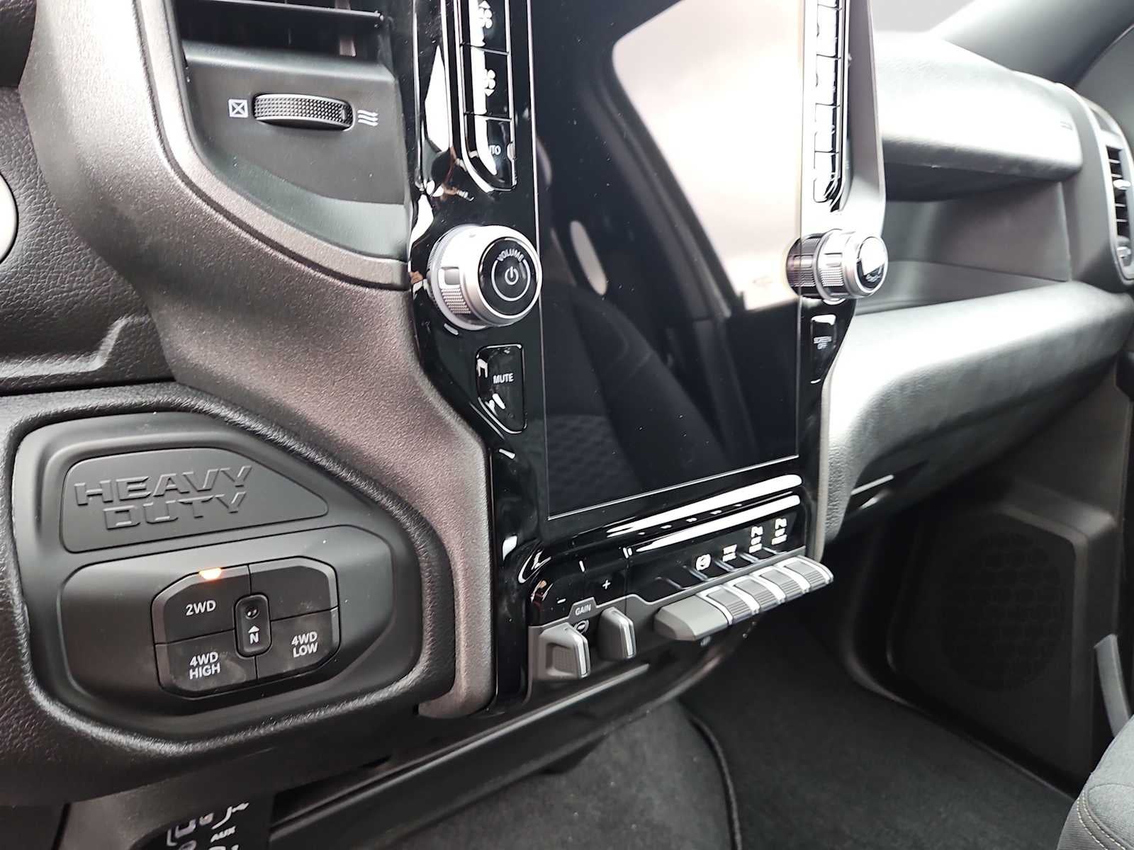 2026 RAM Ram 2500 RAM 2500 BLACK EXPRESS CREW CAB 4X4 6'4' BOX