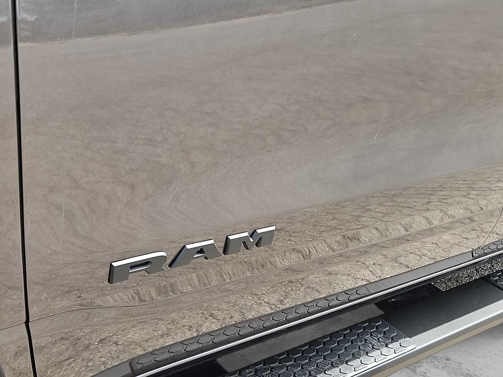 2026 RAM Ram 1500 RAM 1500 LARAMIE CREW CAB 4X2 5'7' BOX