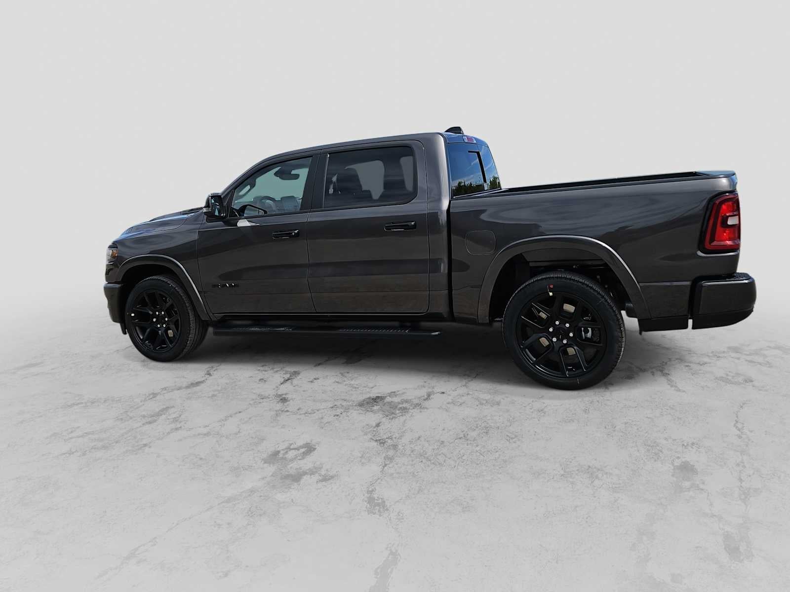 2026 RAM Ram 1500 RAM 1500 LARAMIE CREW CAB 4X2 5'7' BOX