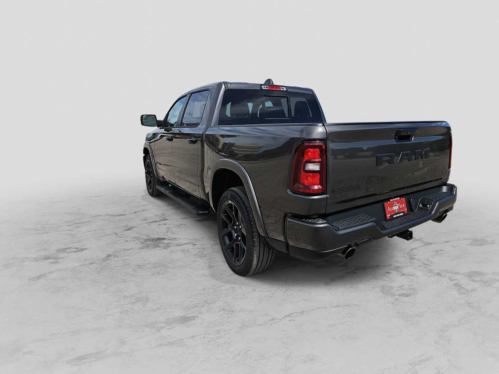 2026 RAM Ram 1500 RAM 1500 LARAMIE CREW CAB 4X2 5'7' BOX