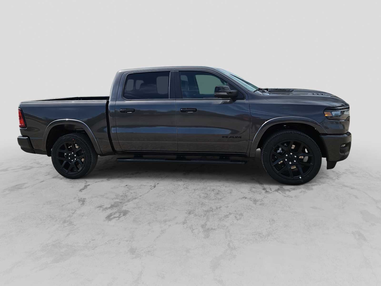 2026 RAM Ram 1500 RAM 1500 LARAMIE CREW CAB 4X2 5'7' BOX