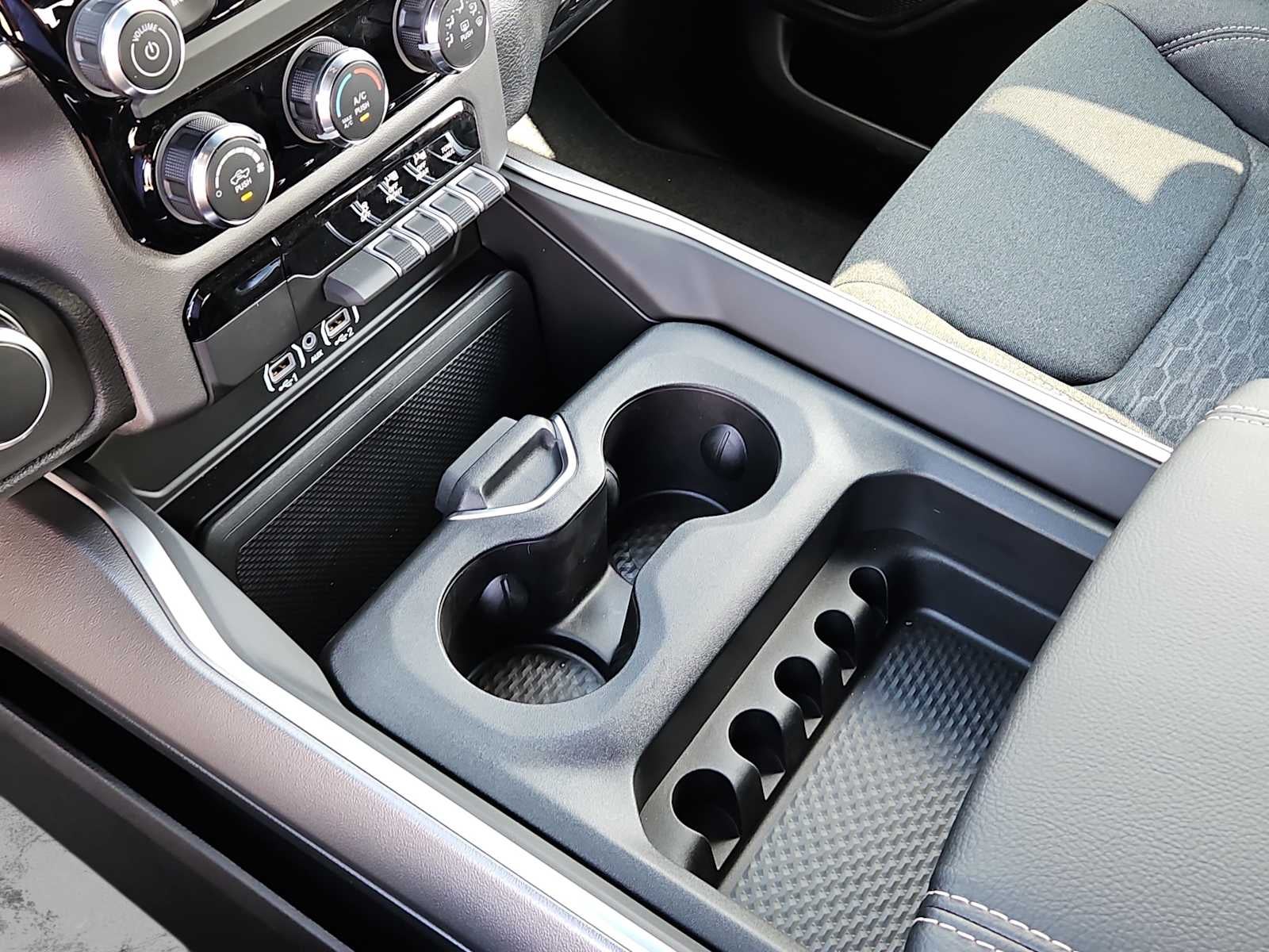 2026 RAM Ram 1500 RAM 1500 EXPRESS CREW CAB 4X4 5'7' BOX